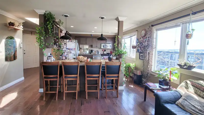303 15213 PACIFIC AVENUE - photo 3 of 21