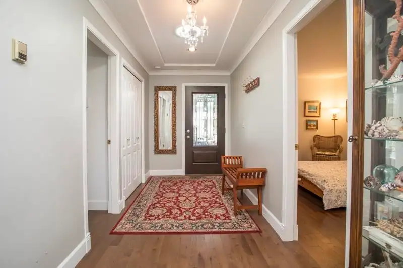 4 12975 17 AVENUE - photo 4 of 31