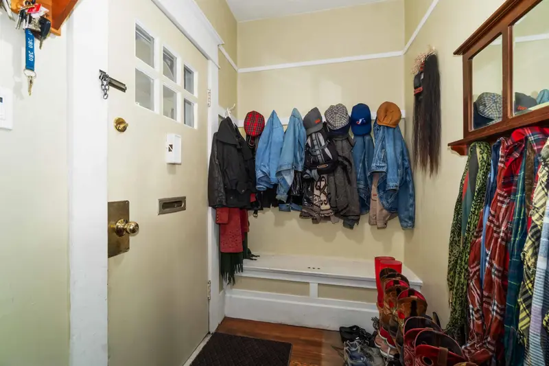 6319 SOPHIA STREET - photo 3 of 25