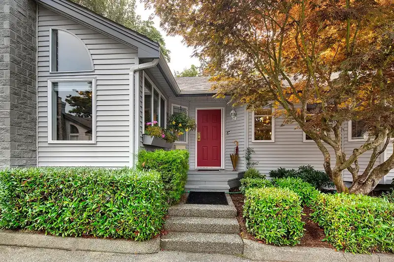 104 1744 128 STREET - photo 3 of 25