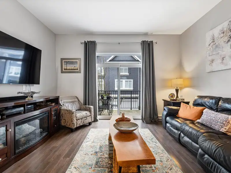 16 277 171 STREET - photo 4 of 13
