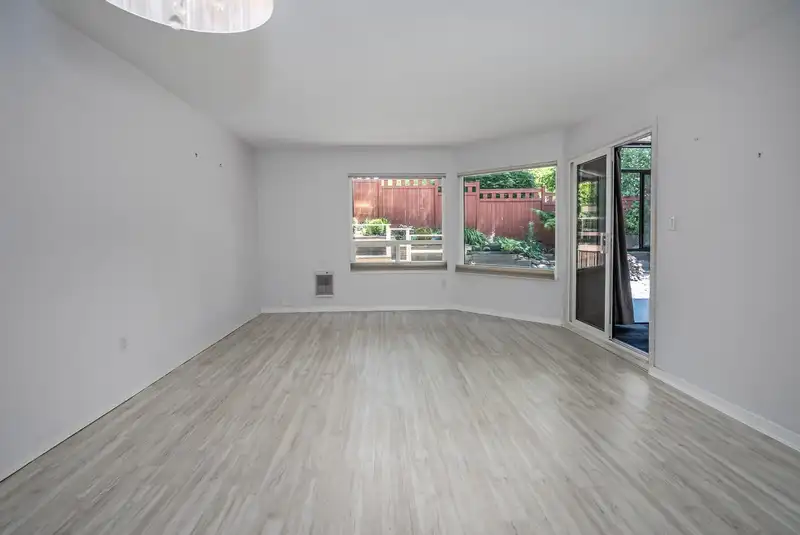 309 1350 VIDAL STREET - photo 4 of 32