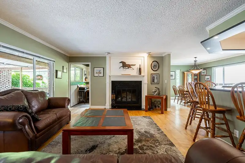 13937 35A AVENUE - photo 4 of 28