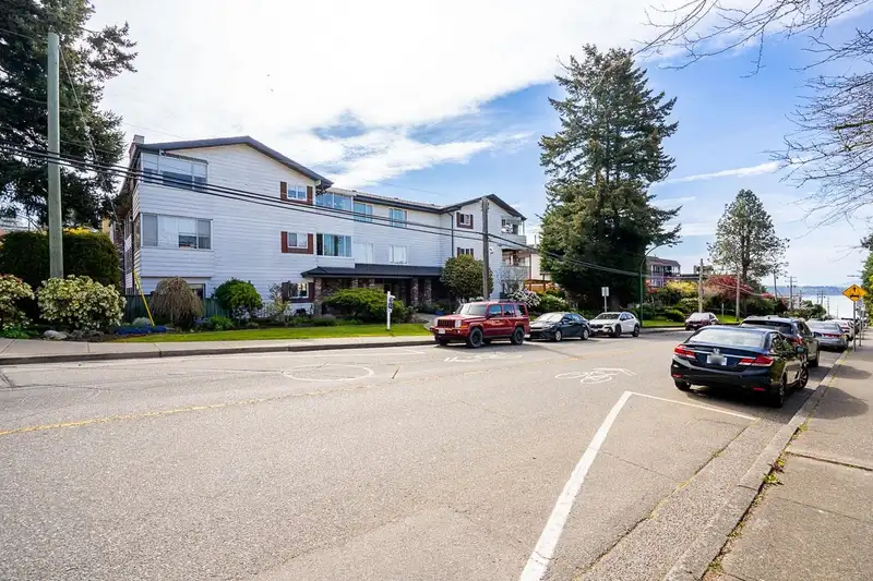 204 1390 MARTIN STREET - photo 1 of 32