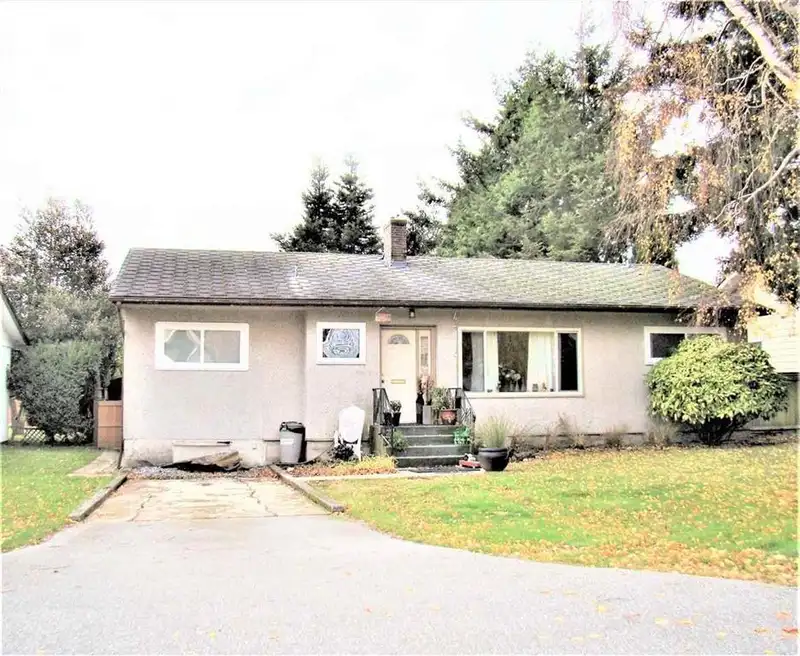 15422 PACIFIC AVENUE - photo 2 of 3