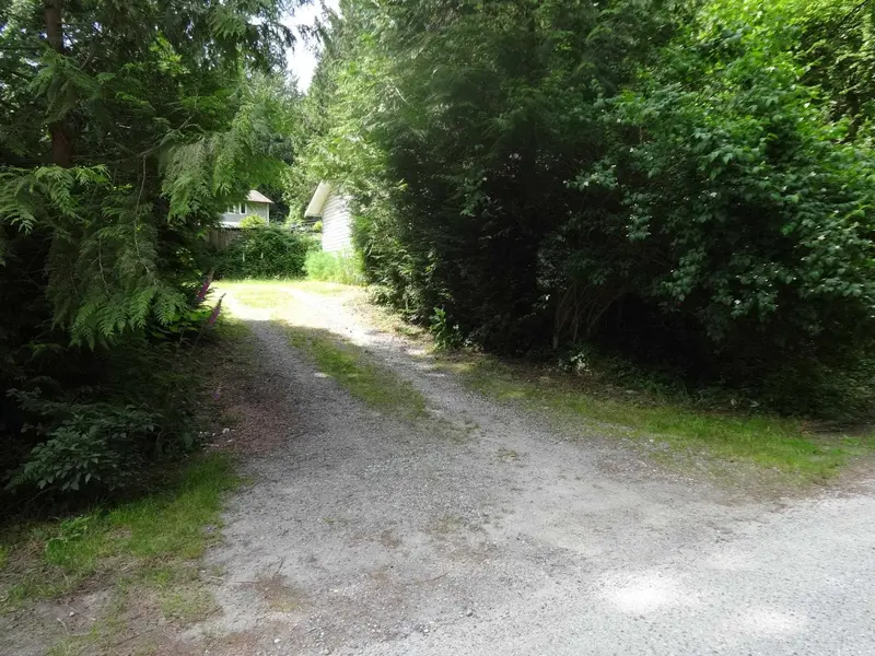 539 HOUGH ROAD - photo 4 of 11