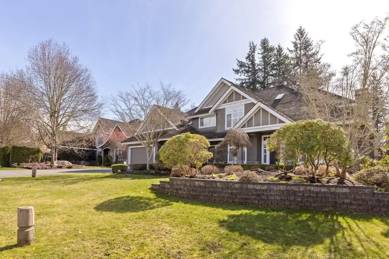 13918 20A AVENUE - photo 3 of 40