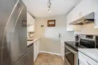 502 15111 RUSSELL AVENUE - thumbnail 4