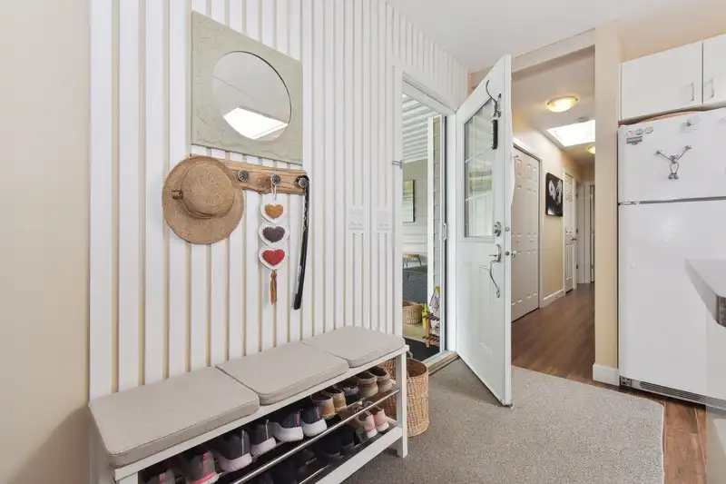 47 15875 20TH AVENUE - photo 1 of 29