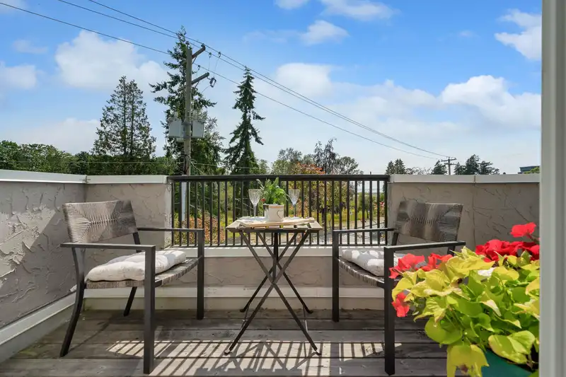 14 15971 MARINE DRIVE - photo 2 of 40