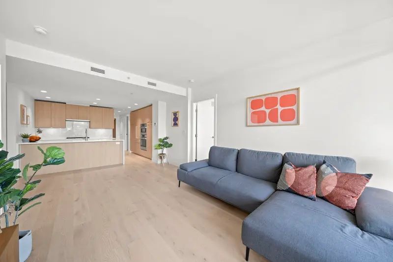 404 1210 E 27TH STREET - photo 2 of 25