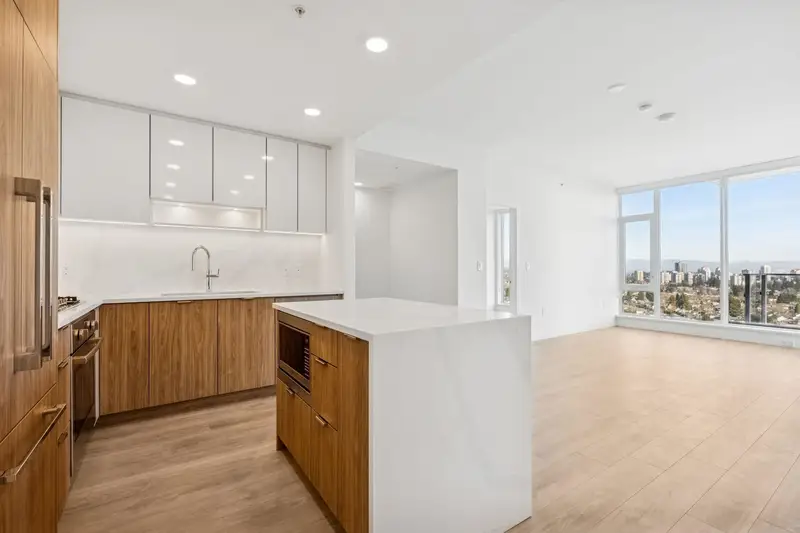 401 7728 PARK CRESCENT - photo 1 of 2