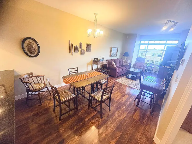 312 11887 BURNETT STREET - photo 4 of 25