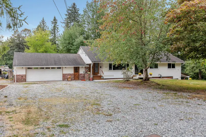 24320 116 AVENUE - photo 1 of 25