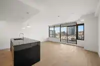 409 1588 JOHNSTON ROAD - thumbnail 11