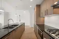 409 1588 JOHNSTON ROAD - thumbnail 6