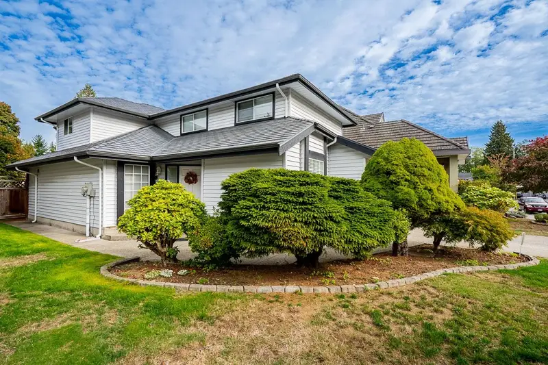 12971 66B AVENUE - photo 2 of 25