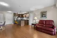 203 15745 CROYDON DRIVE - thumbnail 5