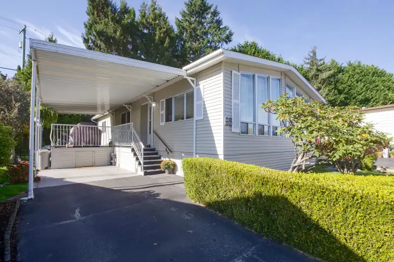 65 15875 20 AVENUE - photo 2 of 25