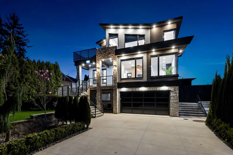 19023 61A AVENUE - photo 1 of 25