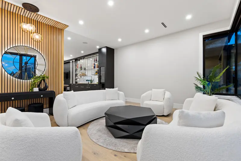 19023 61A AVENUE - photo 3 of 25