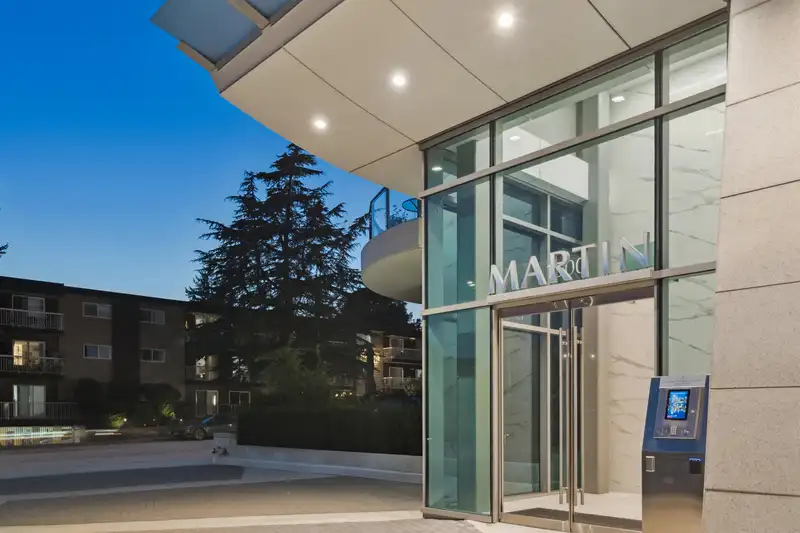 1406 1500 MARTIN STREET - photo 4 of 38