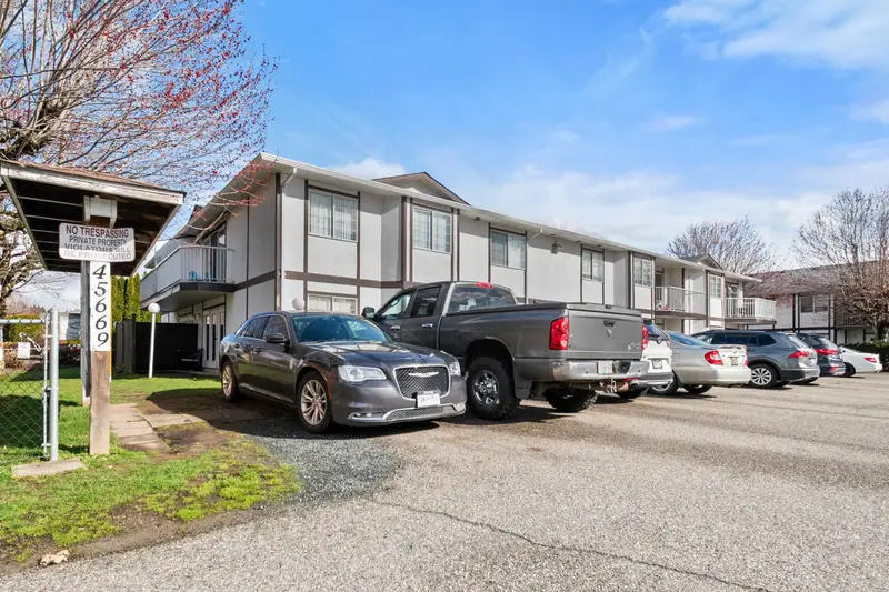 215 45669 MCINTOSH DRIVE - photo 1 of 25