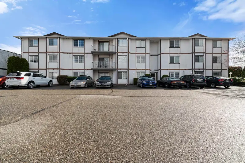 215 45669 MCINTOSH DRIVE - photo 4 of 25