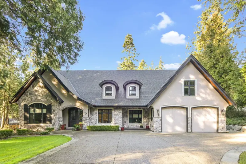 3147 139 STREET - photo 1 of 25