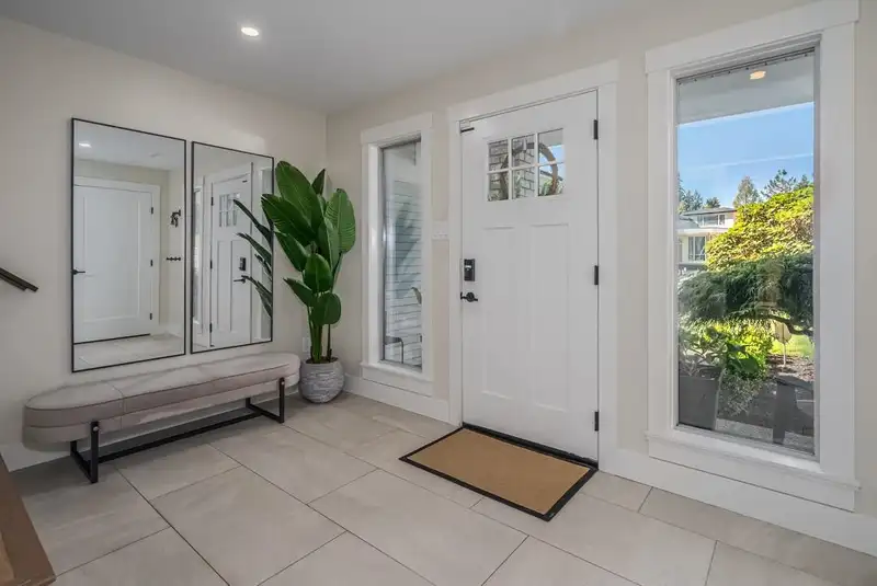 960 160B STREET - photo 2 of 40