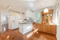 22 3387 KING GEORGE BOULEVARD - thumbnail 12