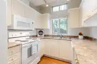 22 3387 KING GEORGE BOULEVARD - thumbnail 13