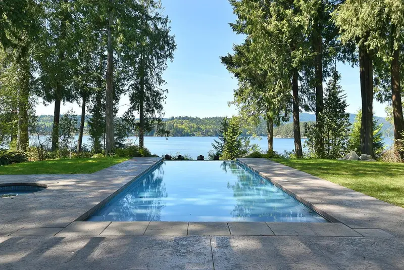 6119 SECHELT INLET ROAD - photo 2 of 25