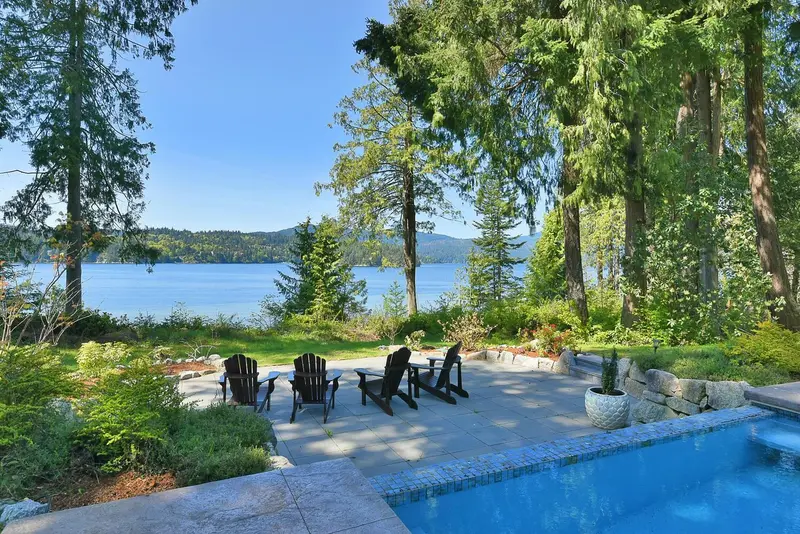 6119 SECHELT INLET ROAD - photo 3 of 25