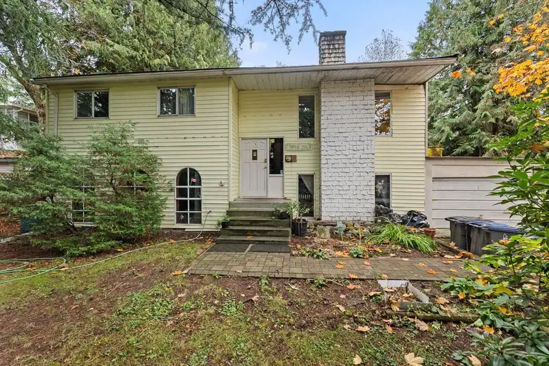 7048 140A STREET - photo 1 of 21