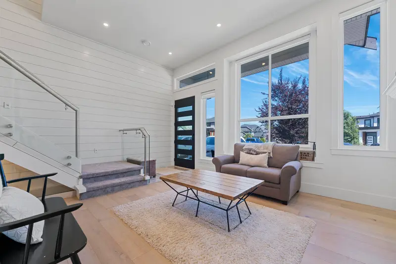 16466 103 AVENUE - photo 3 of 25