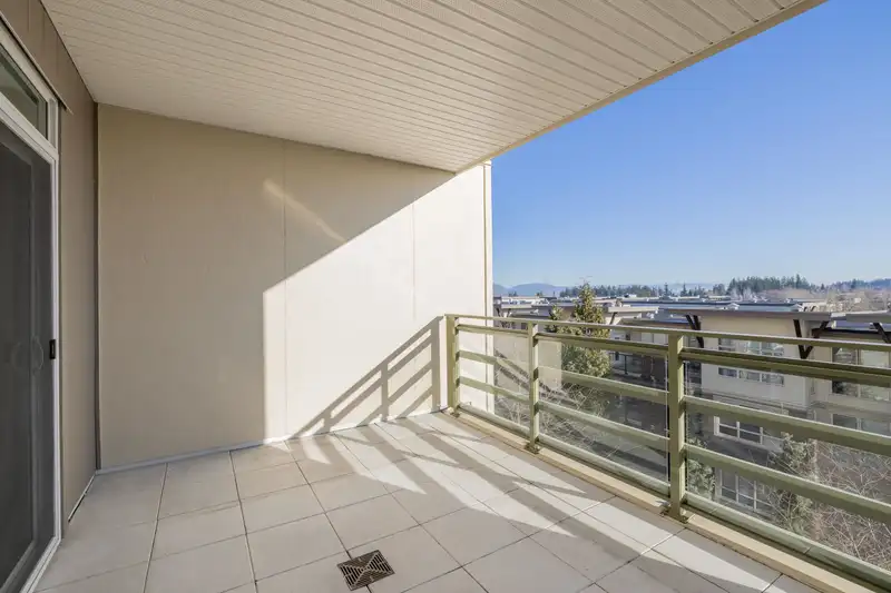 221 15850 26 AVENUE - photo 3 of 35