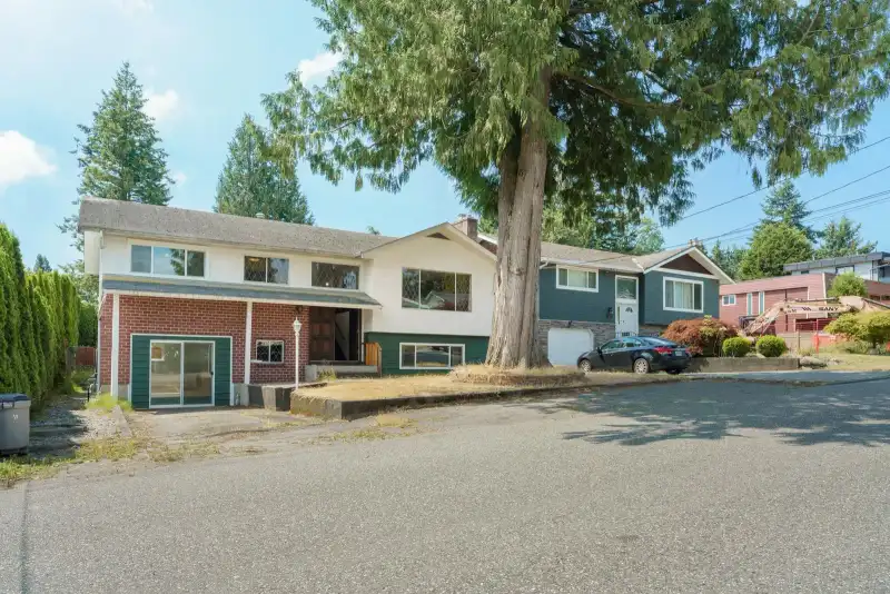 15732 GOGGS AVENUE - photo 1 of 32