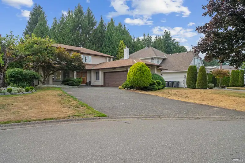2333 150B STREET - photo 1 of 35
