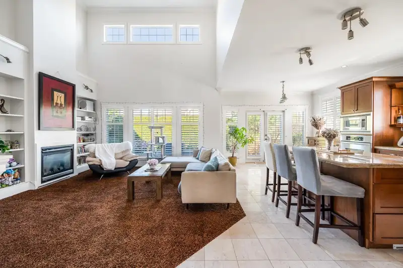 15497 37A AVENUE - photo 3 of 36