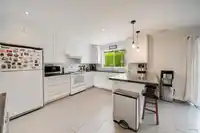 1691 143B STREET - thumbnail 12