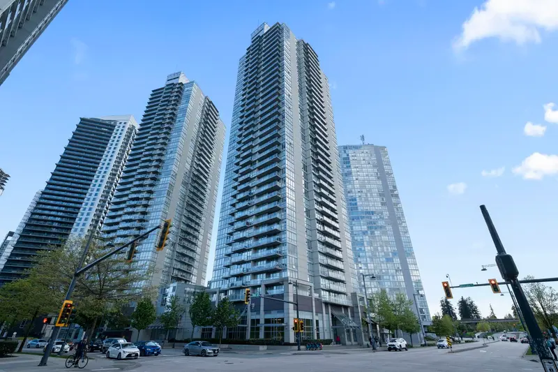 1310 13688 100 AVENUE - photo 1 of 25