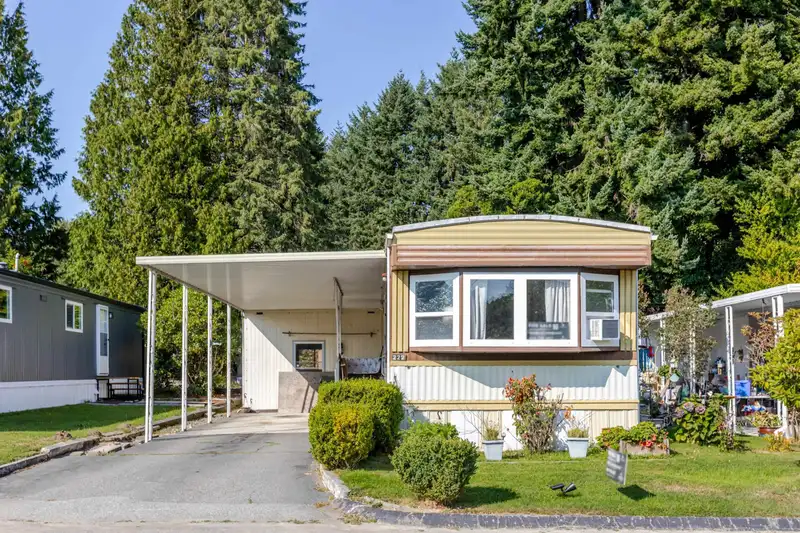 222 1840 160 STREET - photo 2 of 39