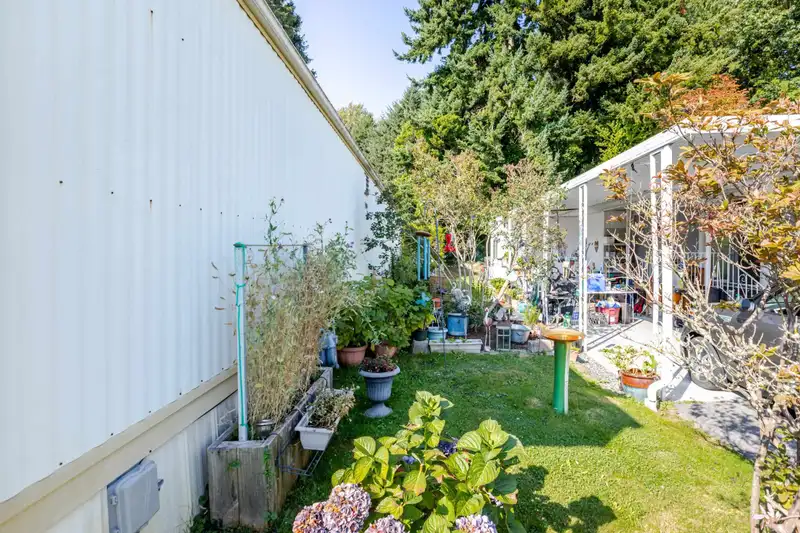 222 1840 160 STREET - photo 4 of 39