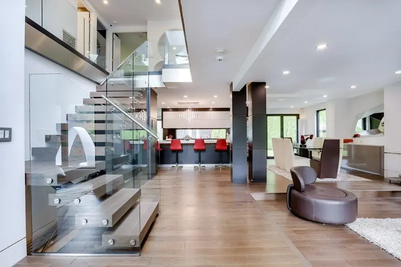 4577 CAPILANO ROAD - photo 3 of 25