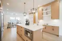 16673 16 AVENUE - thumbnail 4