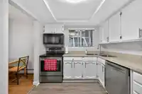 104 1390 MARTIN STREET - thumbnail 11