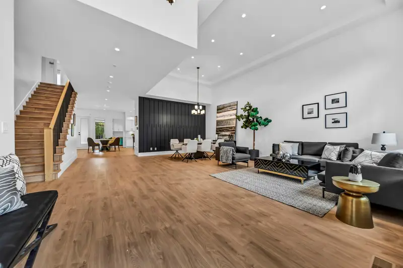 2699 VALEMONT CRESCENT - photo 3 of 25