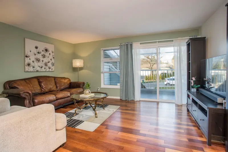 9890 LYNDHURST STREET - photo 2 of 25