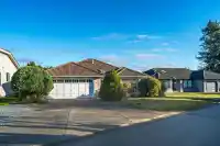1035 KING GEORGE BOULEVARD - thumbnail 2
